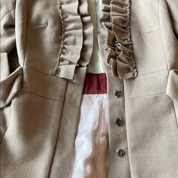 H&M ruffle coat - Picture 3 of 3